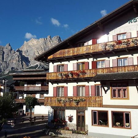 Hotel Bellaria - Cortina dʼAmpezzo Zewnętrze zdjęcie